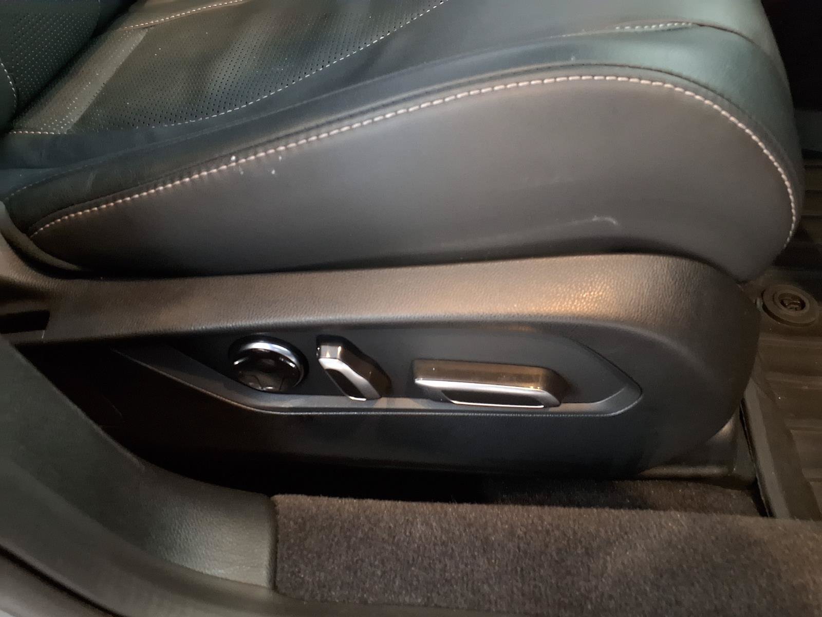 Used 2022 Acura TLX w/ Technology Package FWD image 11