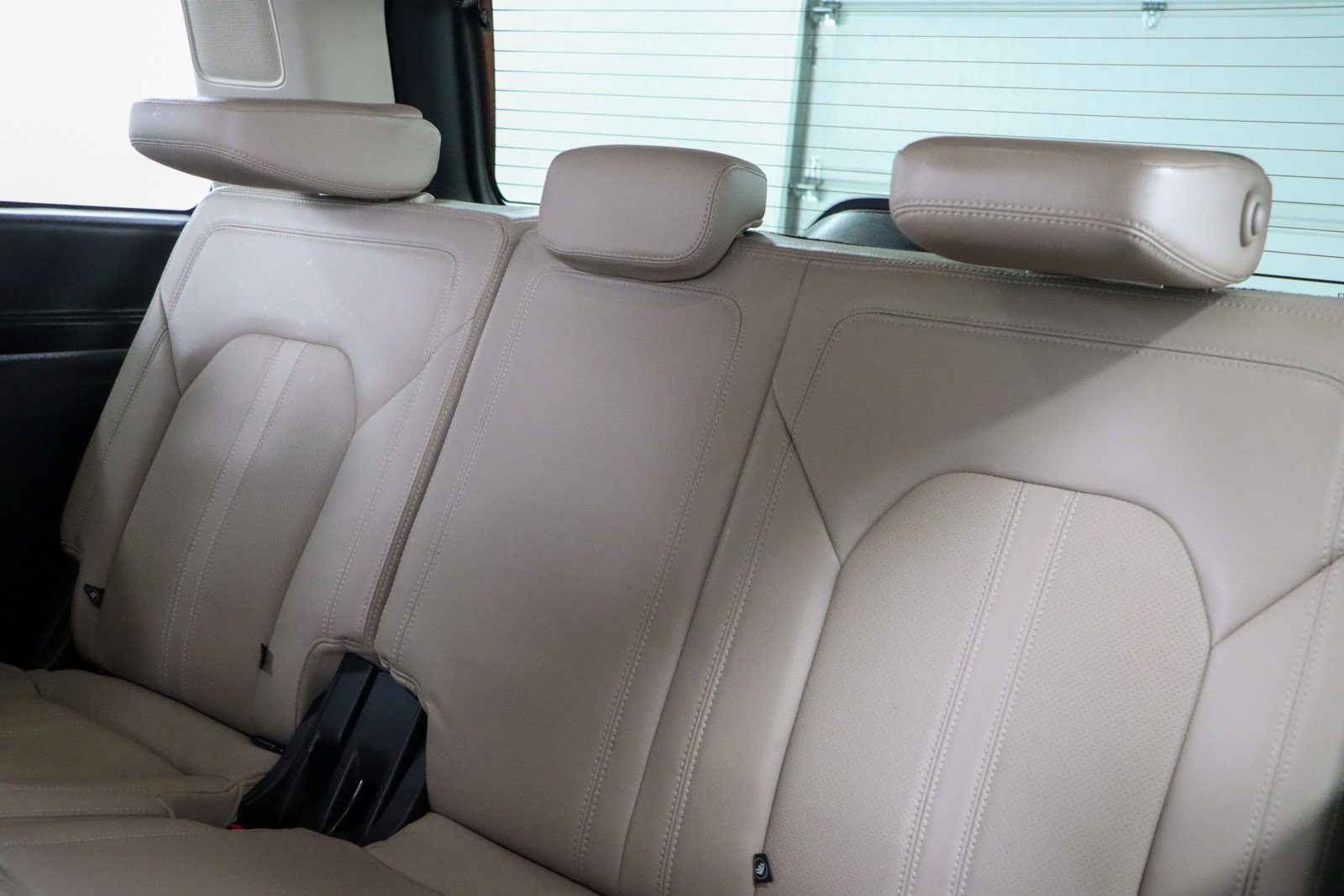 Used 2022 Ford Expedition Limited image 27