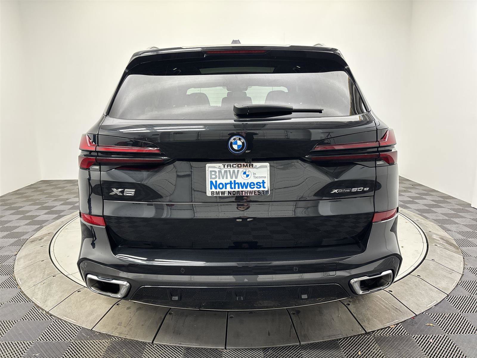 Used 2025 BMW X5 xDrive50e w/ M Sport Package image 15