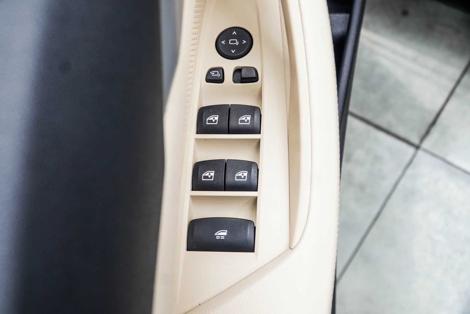 Used 2024 BMW 430i Convertible RWD image 39