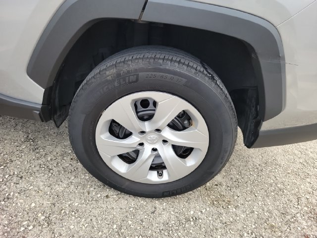 Used 2024 Toyota RAV4 LE FWD image 6