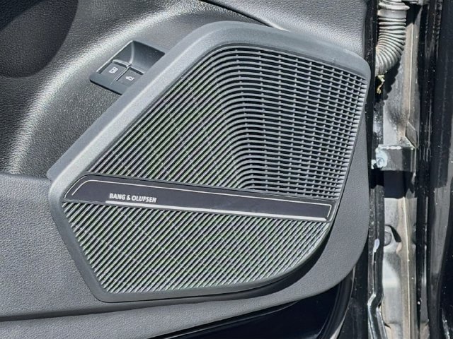 Used 2022 Audi Q5 e Prestige AWD/4WD image 18