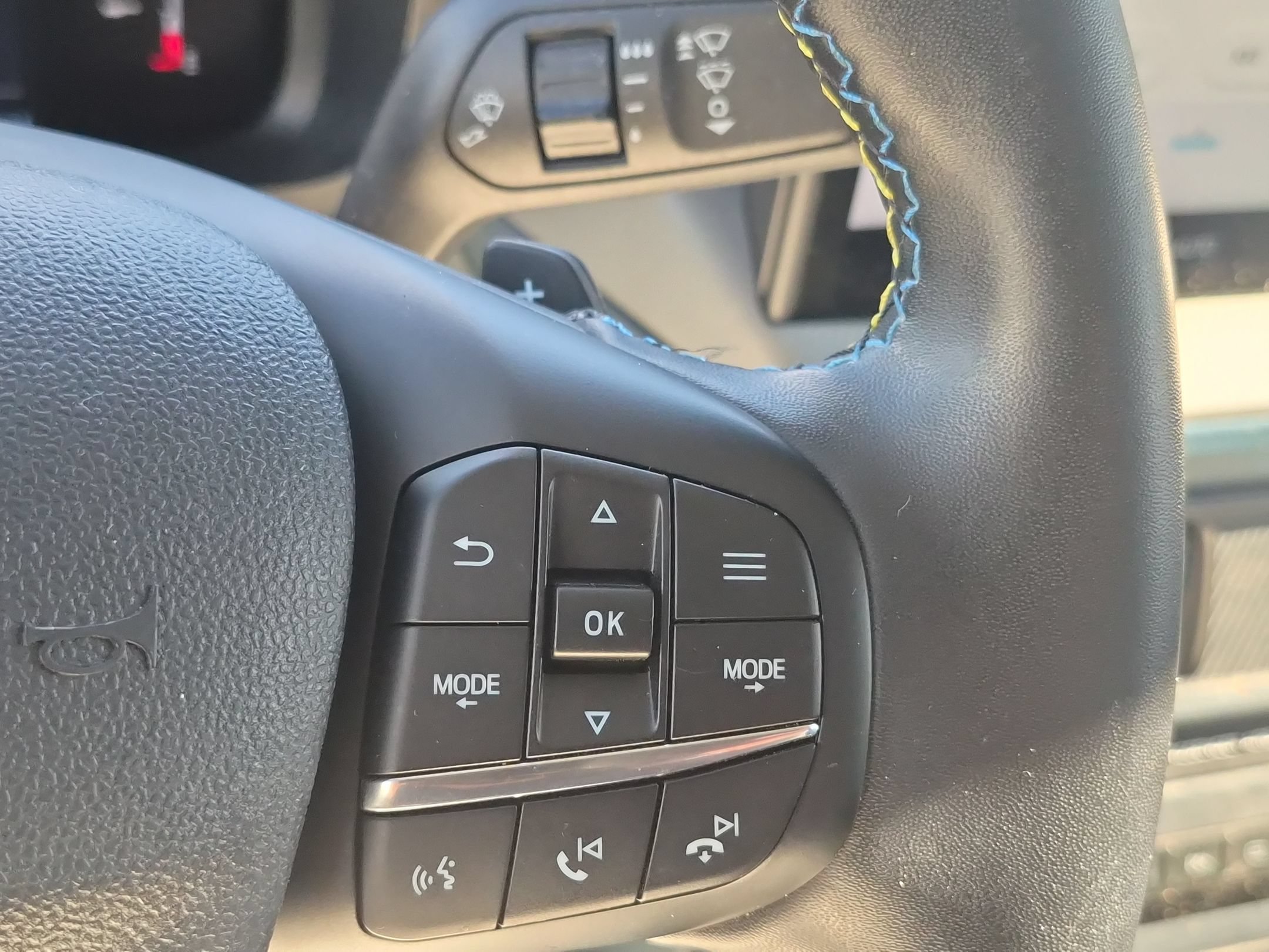 Used 2025 Ford Maverick Lobo AWD/4WD image 19