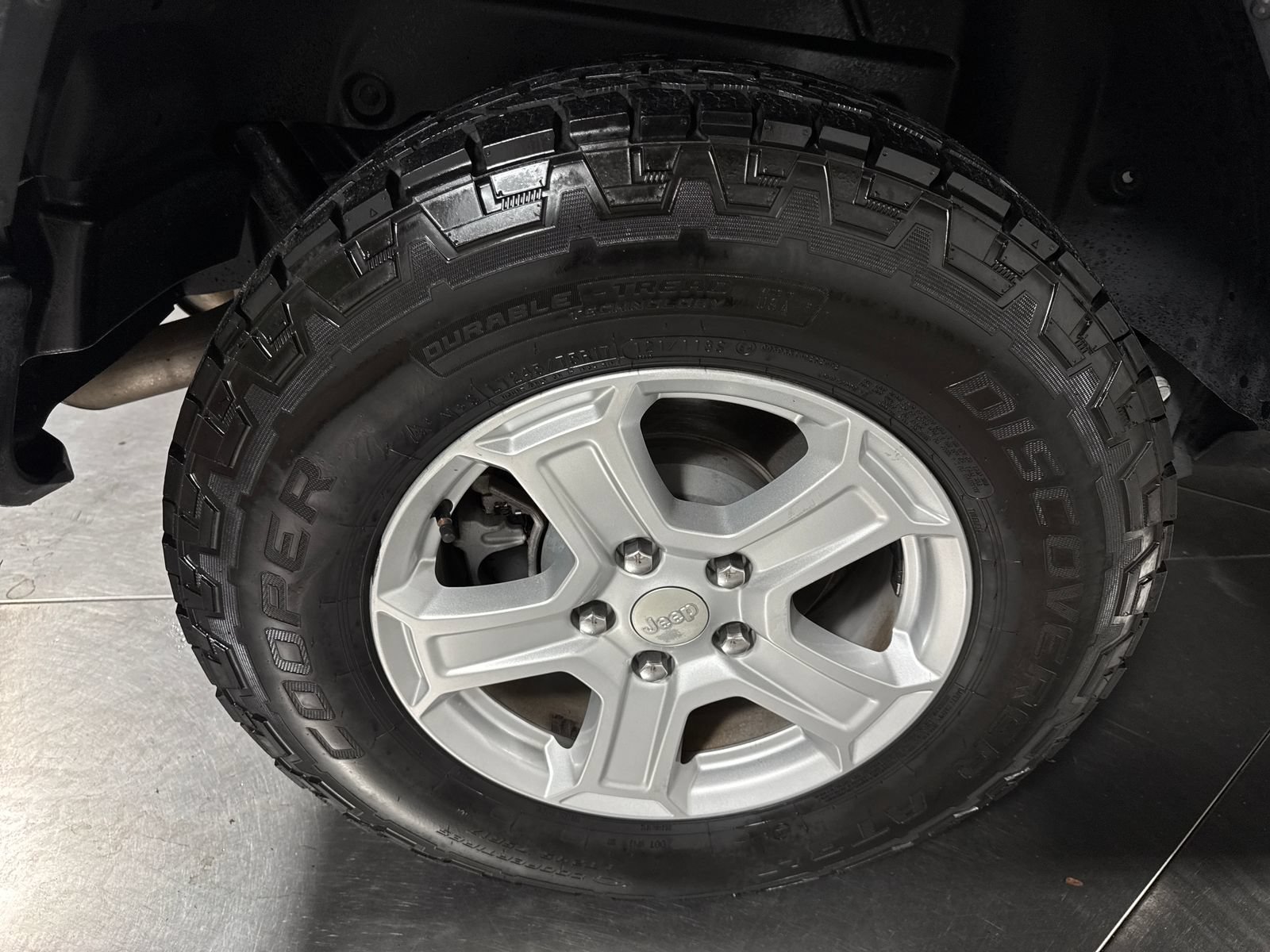 Used 2018 Jeep Wrangler Unlimited Sport S AWD/4WD image 13