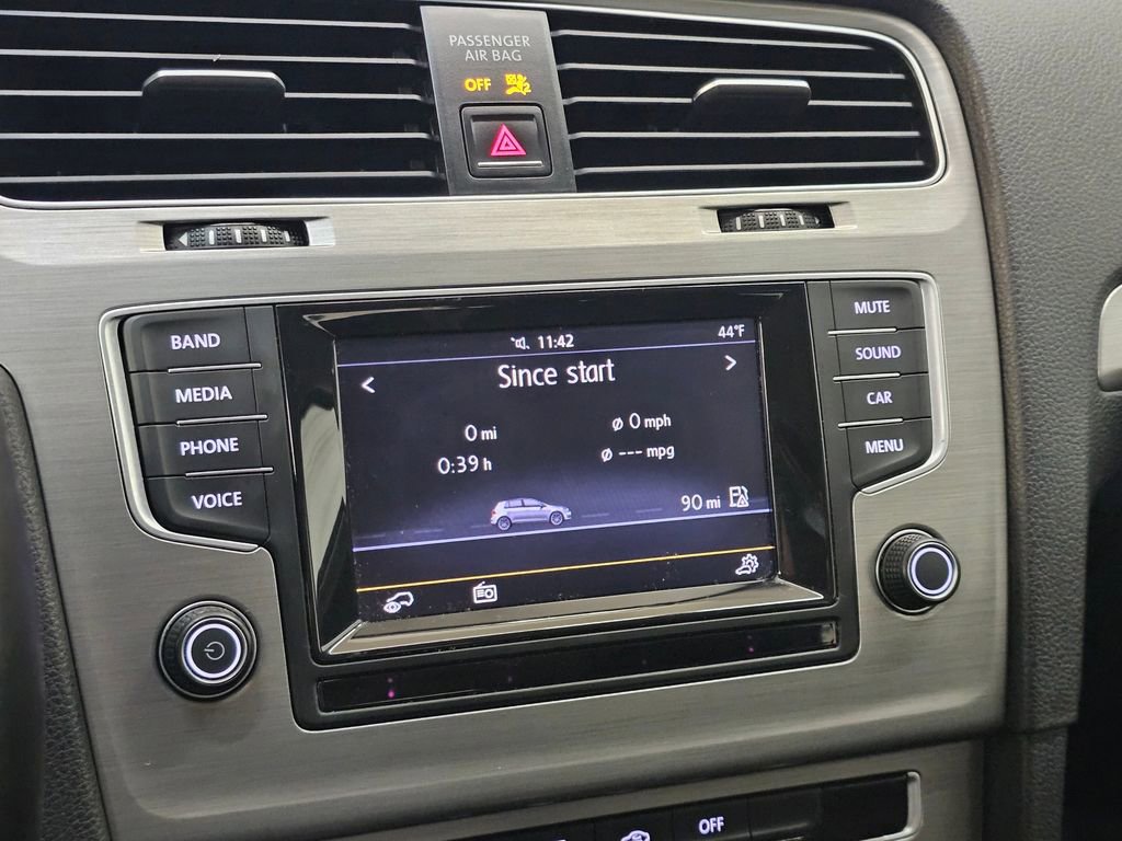 Used 2015 Volkswagen Golf SE image 26