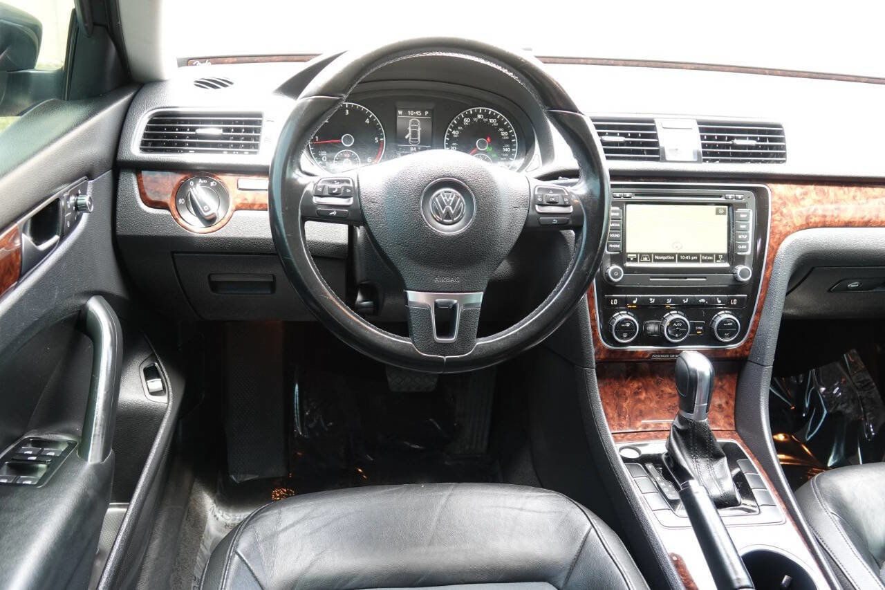 Used 2013 Volkswagen Passat TDI SEL Premium image 8