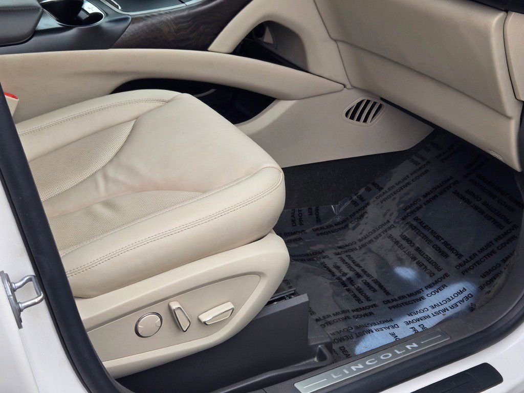 Used 2019 Lincoln Nautilus Select image 7