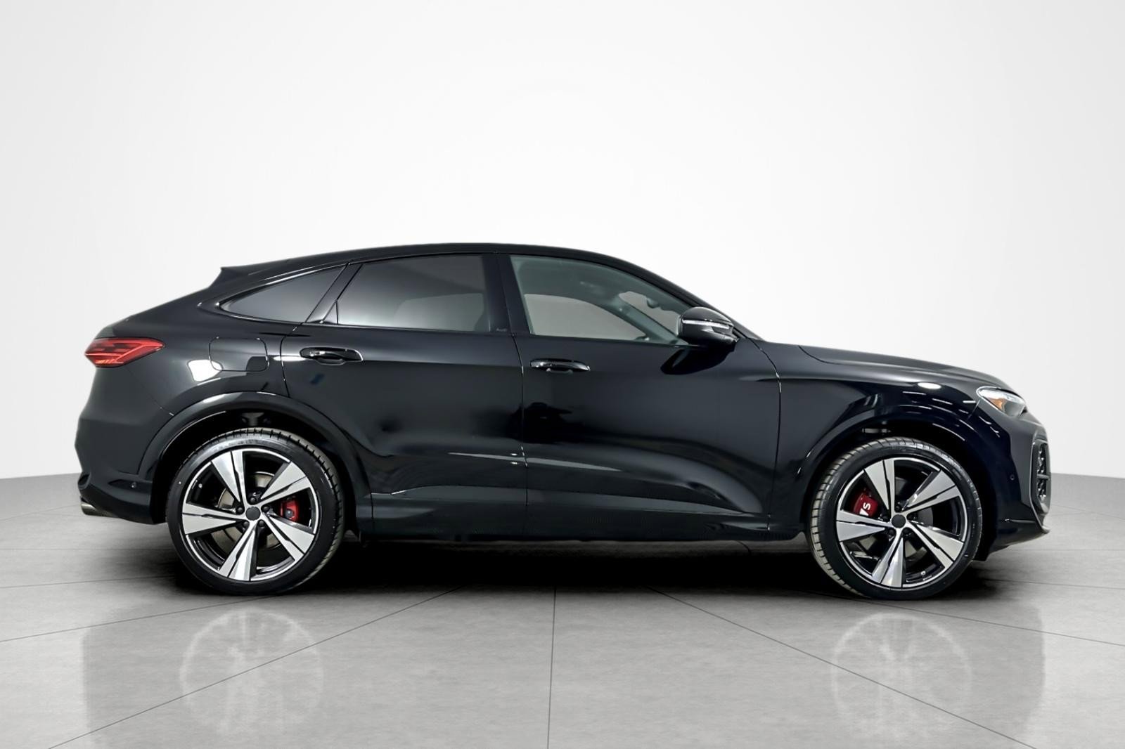 New 2026 Audi SQ5 Premium Plus image 7