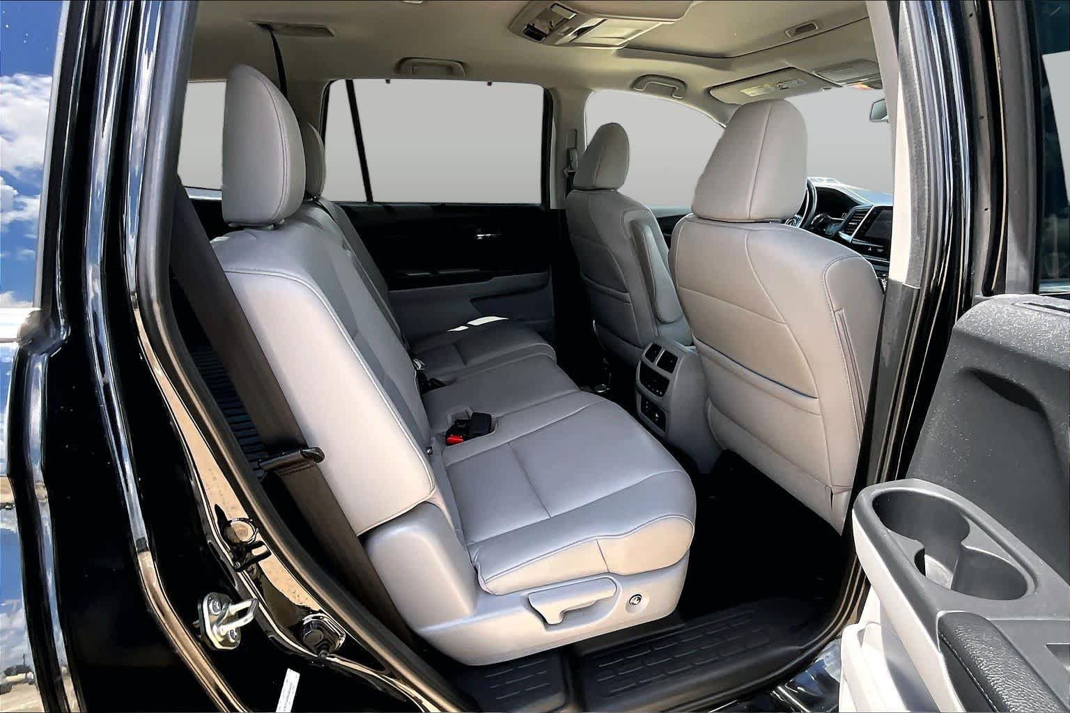 Used 2016 Honda Pilot Touring image 20