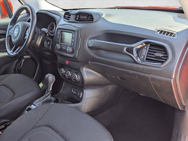 Used 2017 Jeep Renegade Altitude FWD image 20