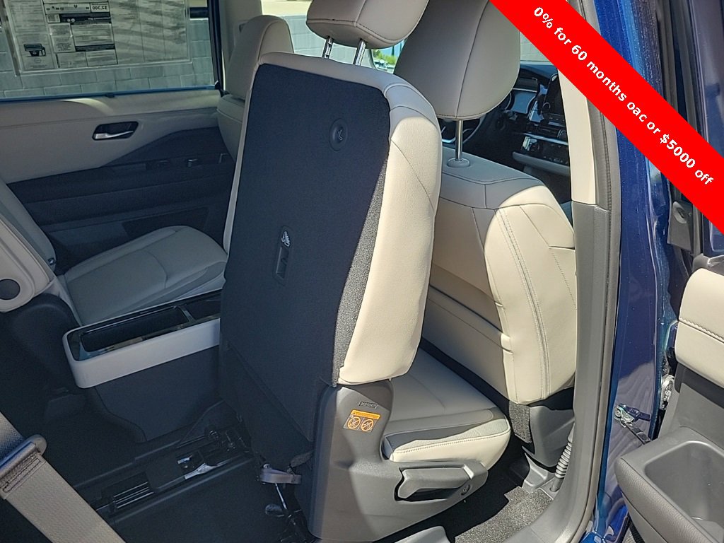 New 2025 Nissan Pathfinder SL w/ SL Premium Package image 43