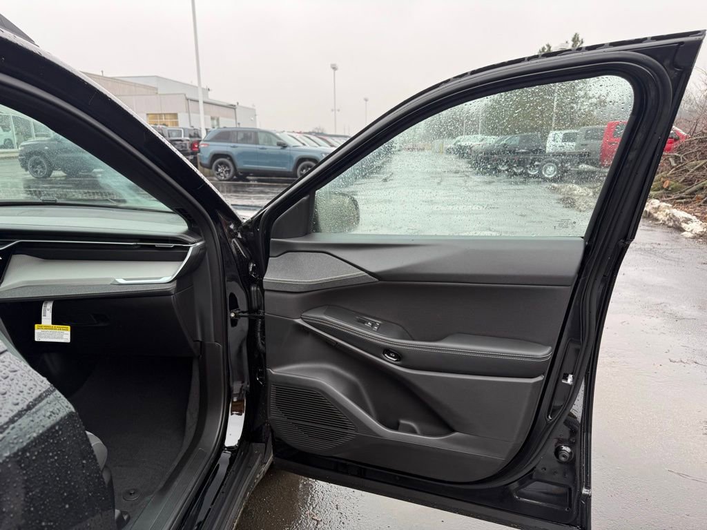 New 2026 Jeep Cherokee Laredo image 16