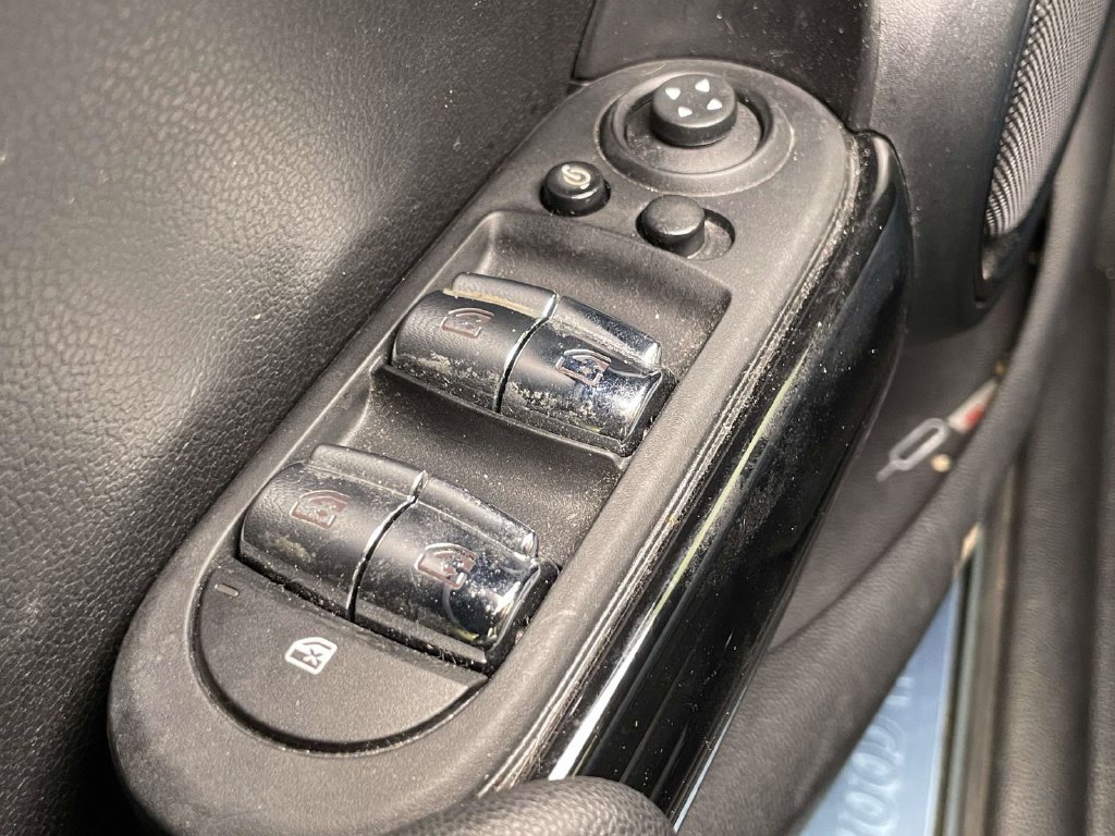Used 2024 MINI Cooper S FWD image 28