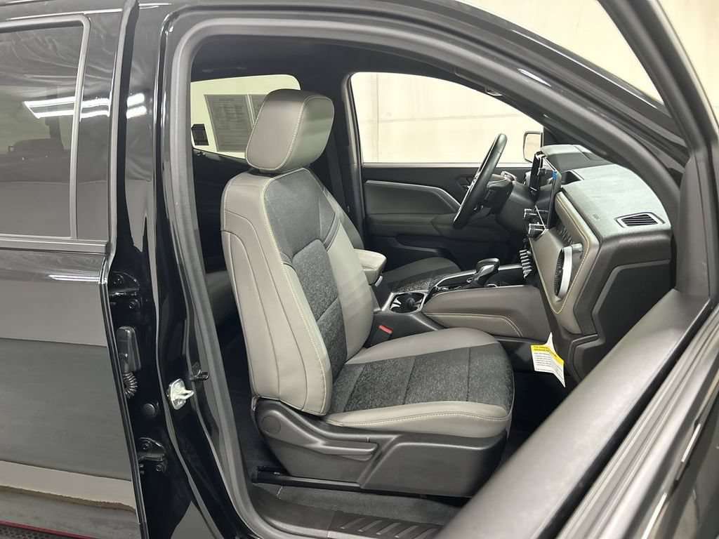 Certified 2024 Chevrolet Colorado ZR2 w/ Technology Package AWD/4WD image 23