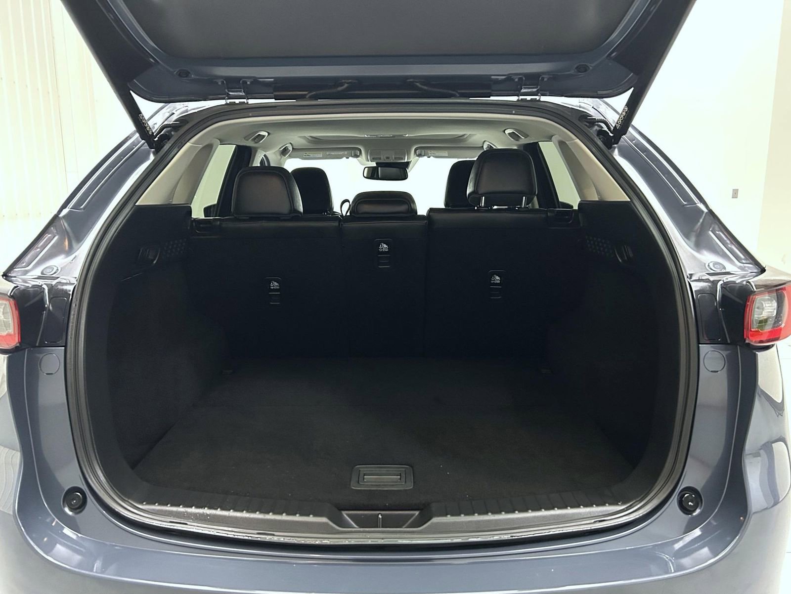 Certified 2025 MAZDA CX-5 Carbon Edition image 9