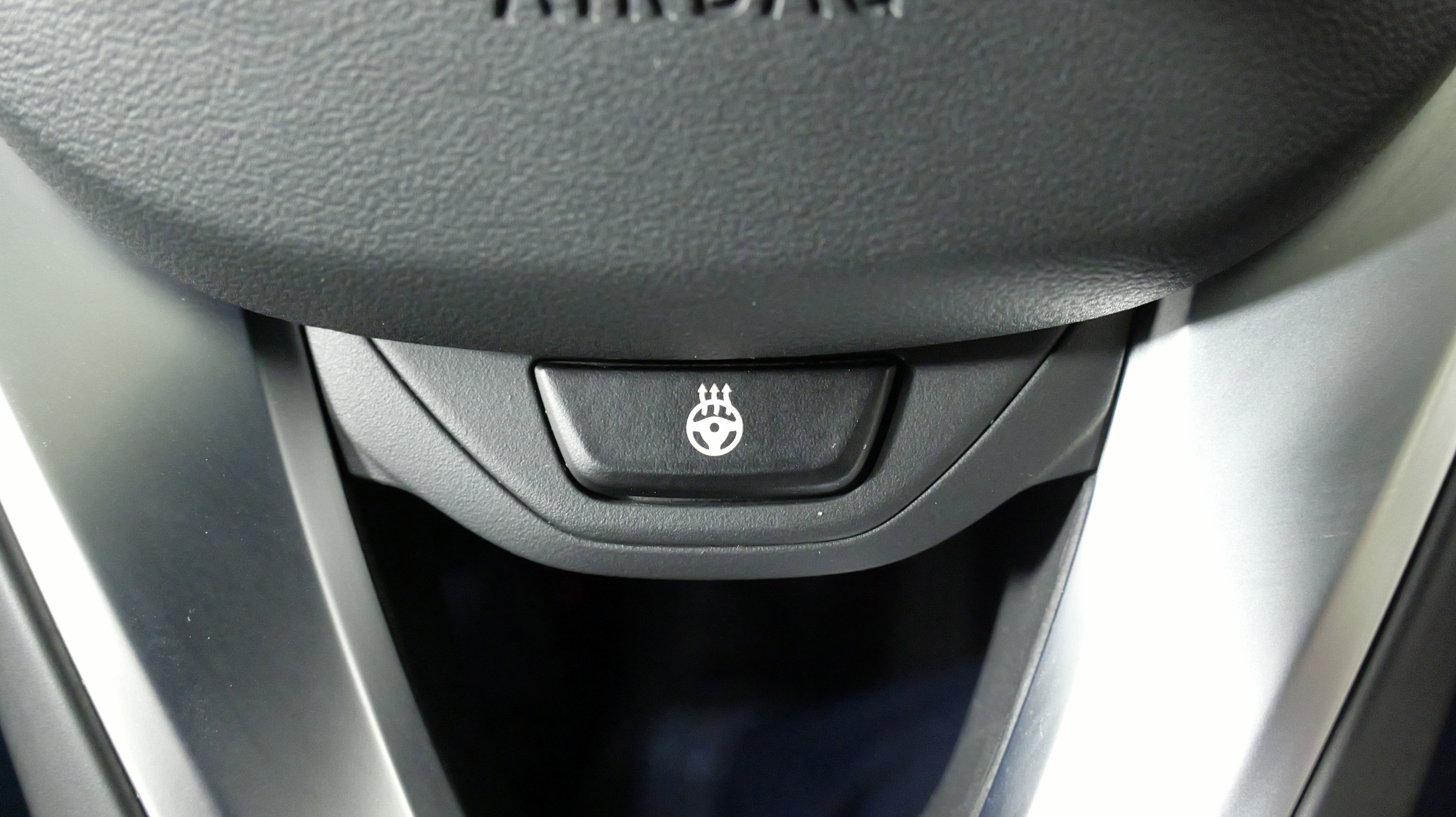 Used 2025 BMW X4 xDrive30i image 48