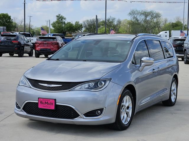 Used 2020 Chrysler Pacifica Limited image 3
