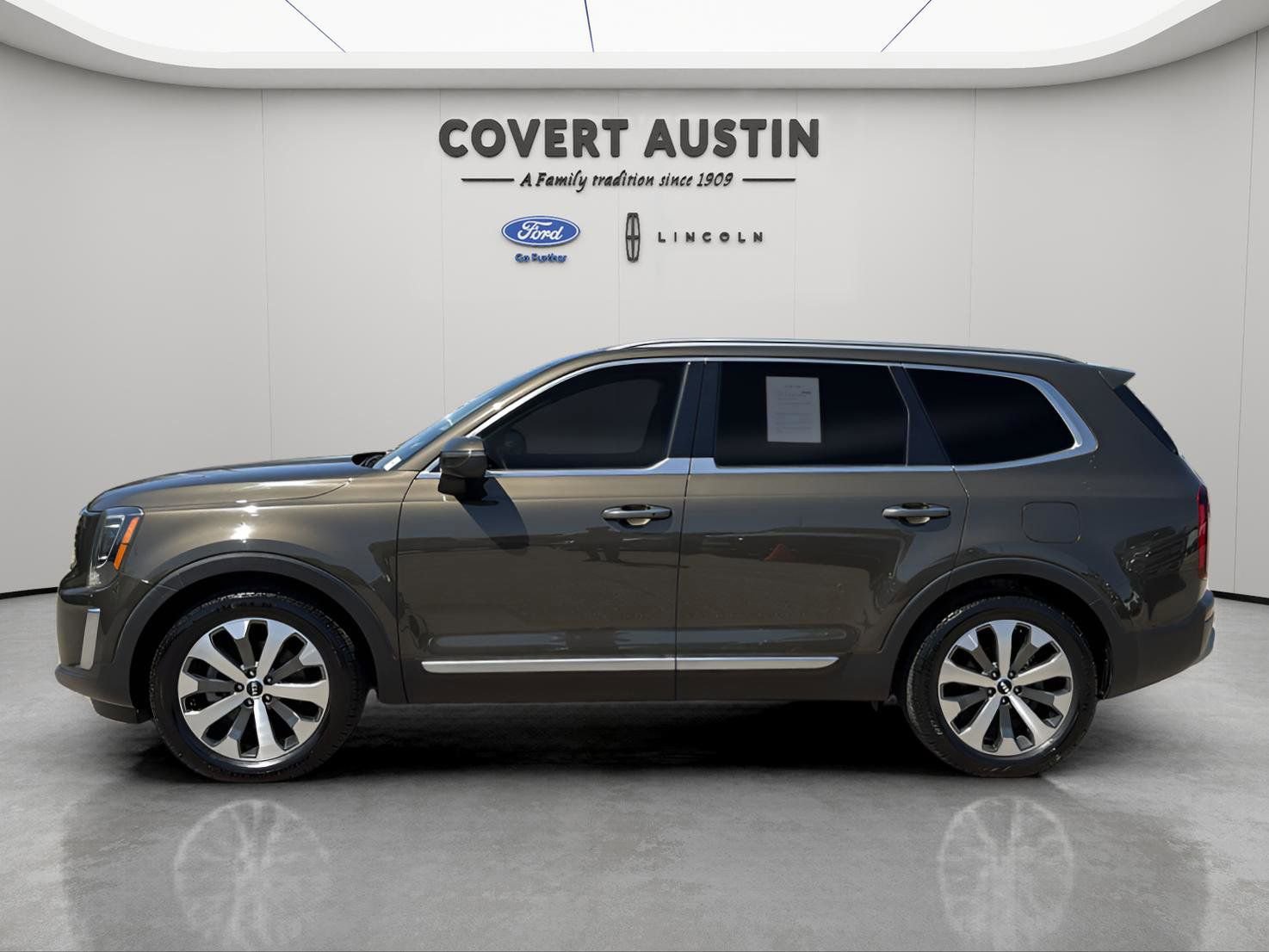 Used 2021 Kia Telluride S image 2