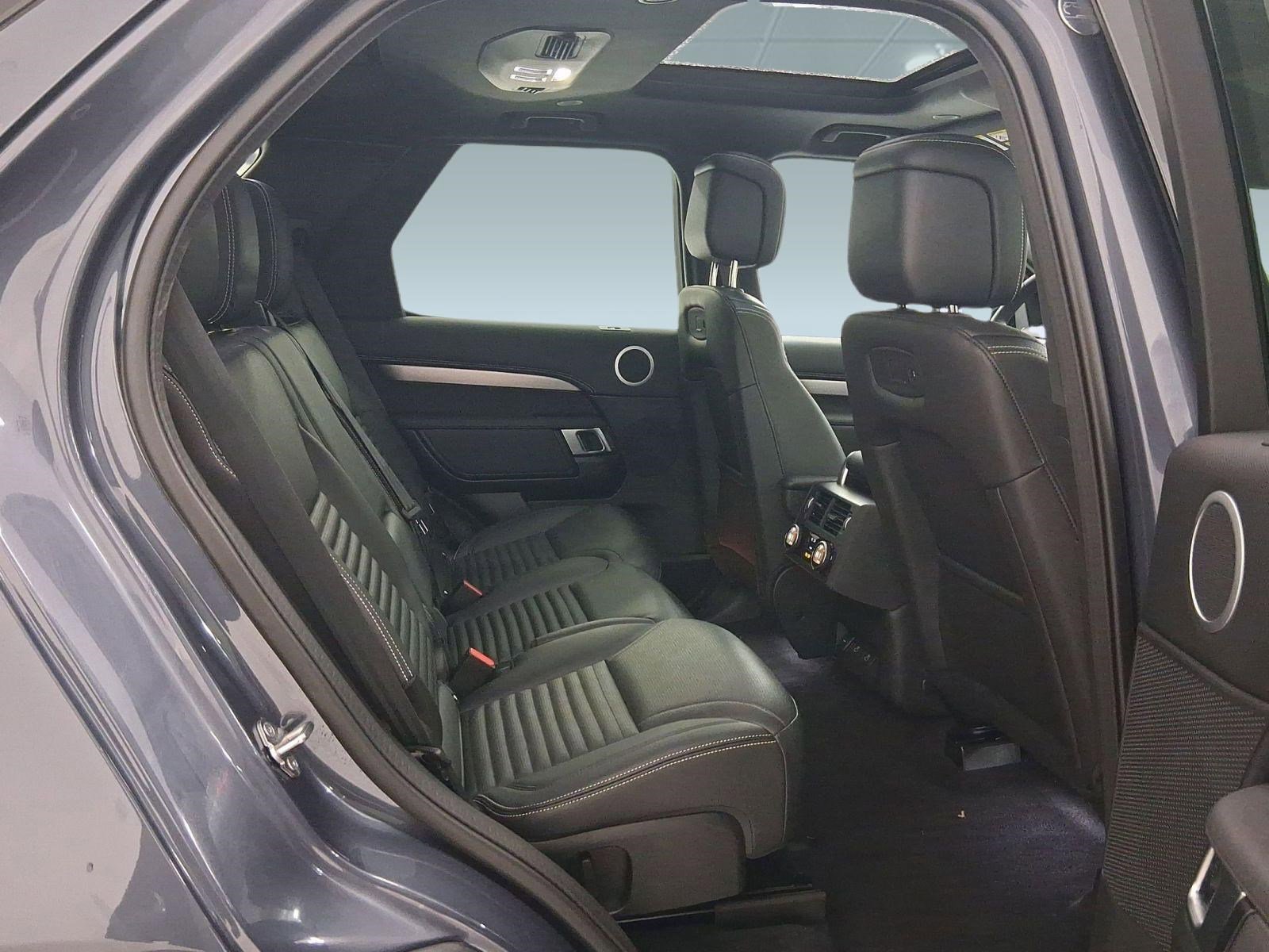 Used 2025 Land Rover Discovery Dynamic SE image 33