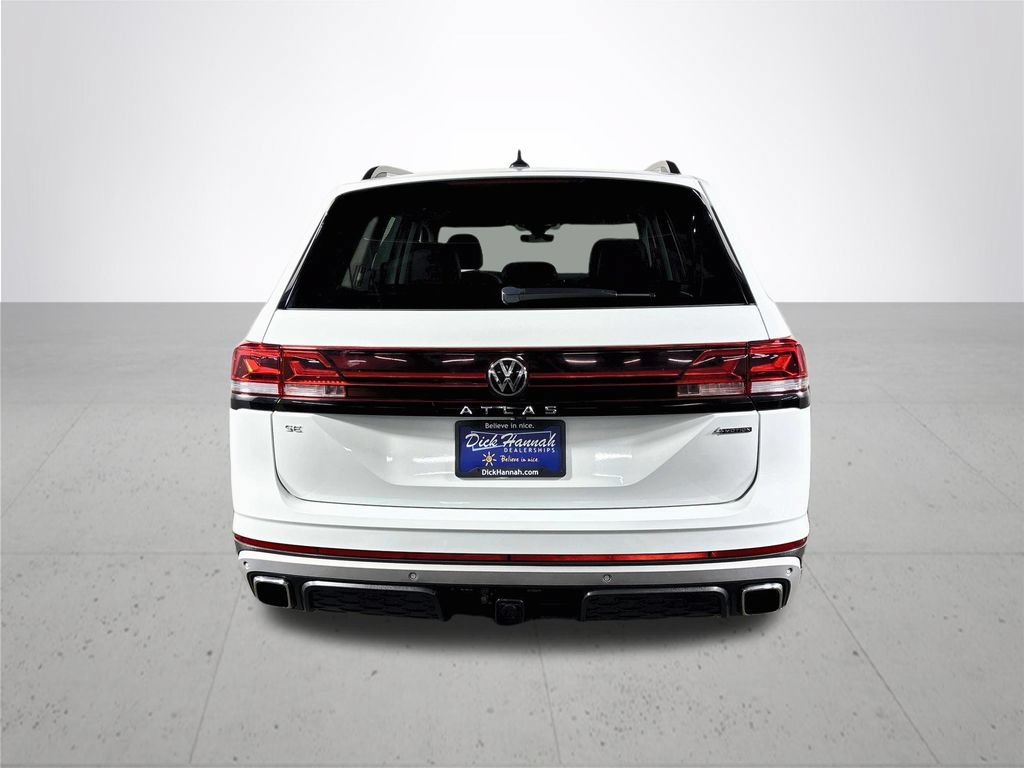 Certified 2024 Volkswagen Atlas Peak Edition SE AWD/4WD image 8