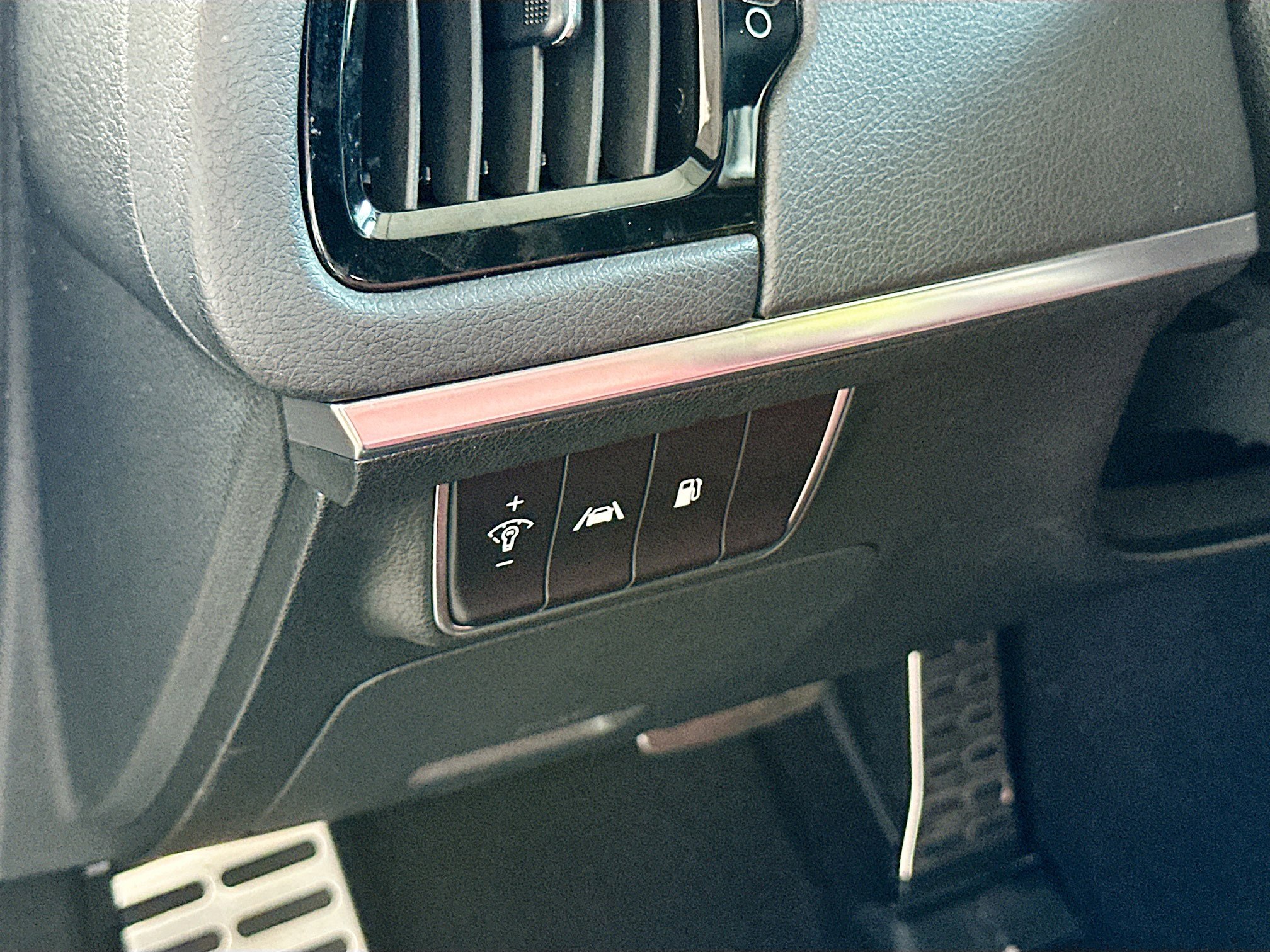 Used 2023 Kia Stinger GT-Line w/ Sun & Sound Package image 10