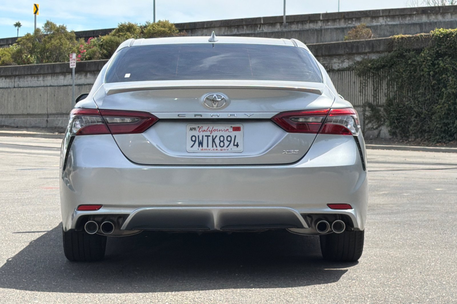 Used 2023 Toyota Camry XSE FWD image 5