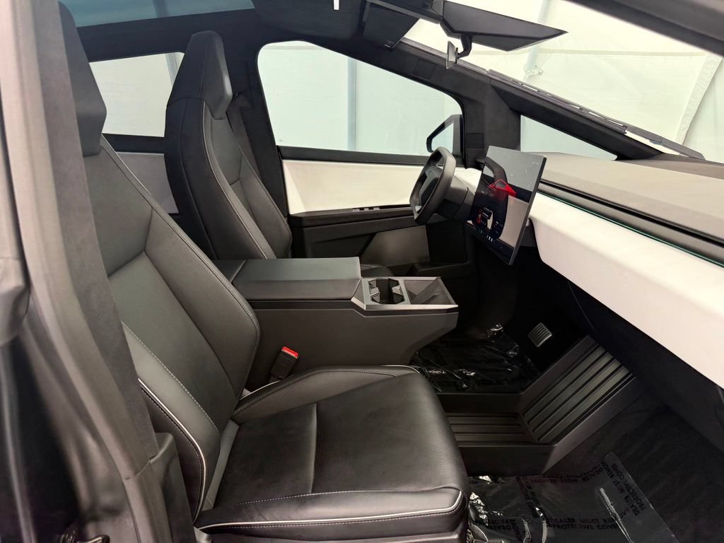 Used 2024 Tesla Cybertruck AWD Crew Cab image 23