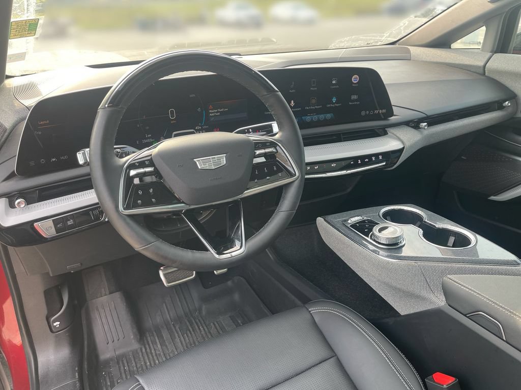 Certified 2025 Cadillac Optiq Sport 2 w/ LPO, Floor Liner Package AWD/4WD image 9