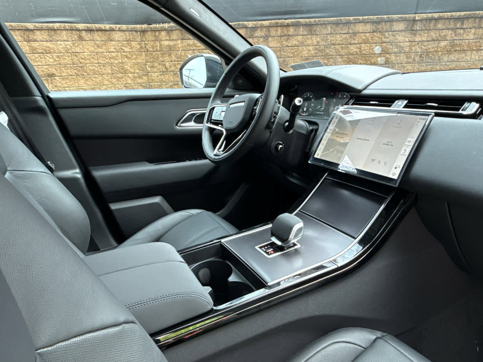 Used 2026 Land Rover Range Rover Velar Dynamic SE AWD/4WD image 8