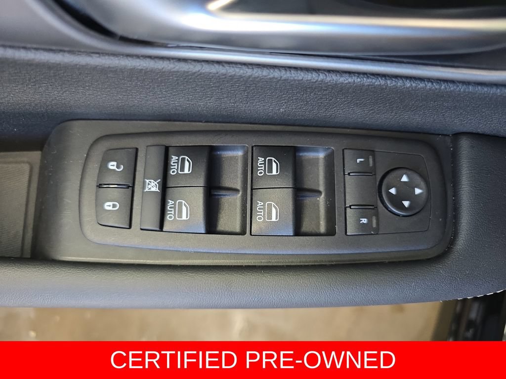 Used 2026 Chrysler Pacifica Select AWD/4WD image 29