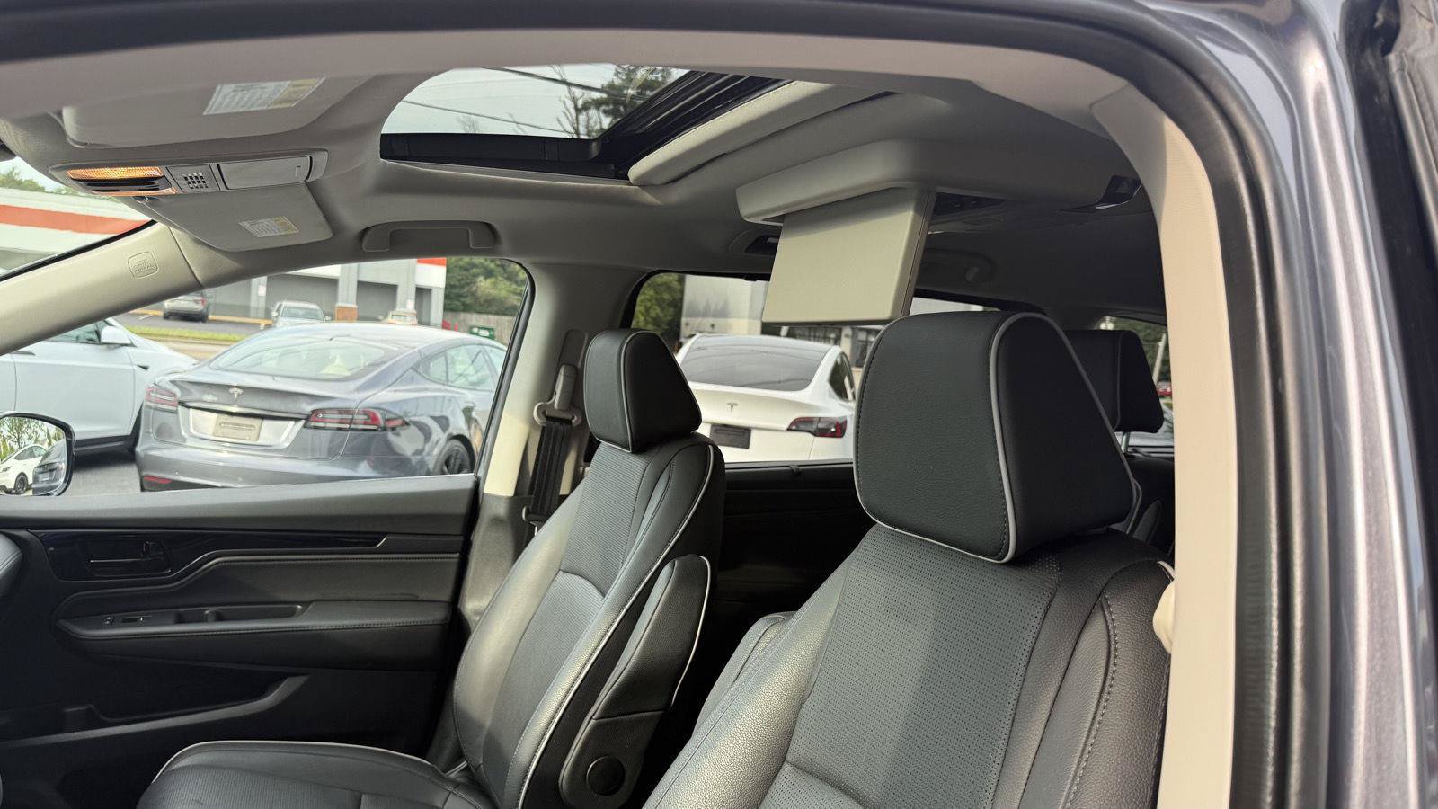 Used 2026 Honda Odyssey Elite image 46