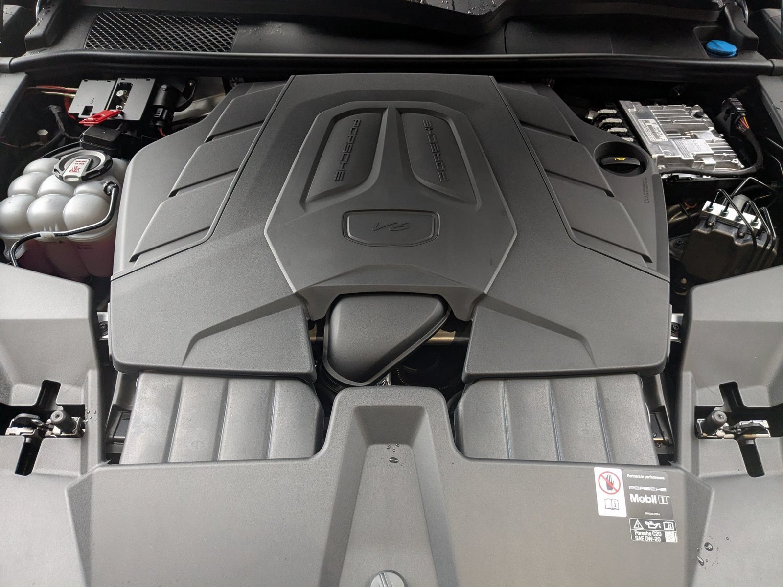 New 2026 Porsche Cayenne Coupe AWD/4WD image 29