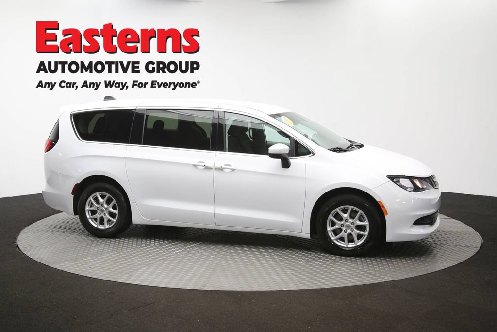 Used 2022 Chrysler Voyager LX FWD image 45
