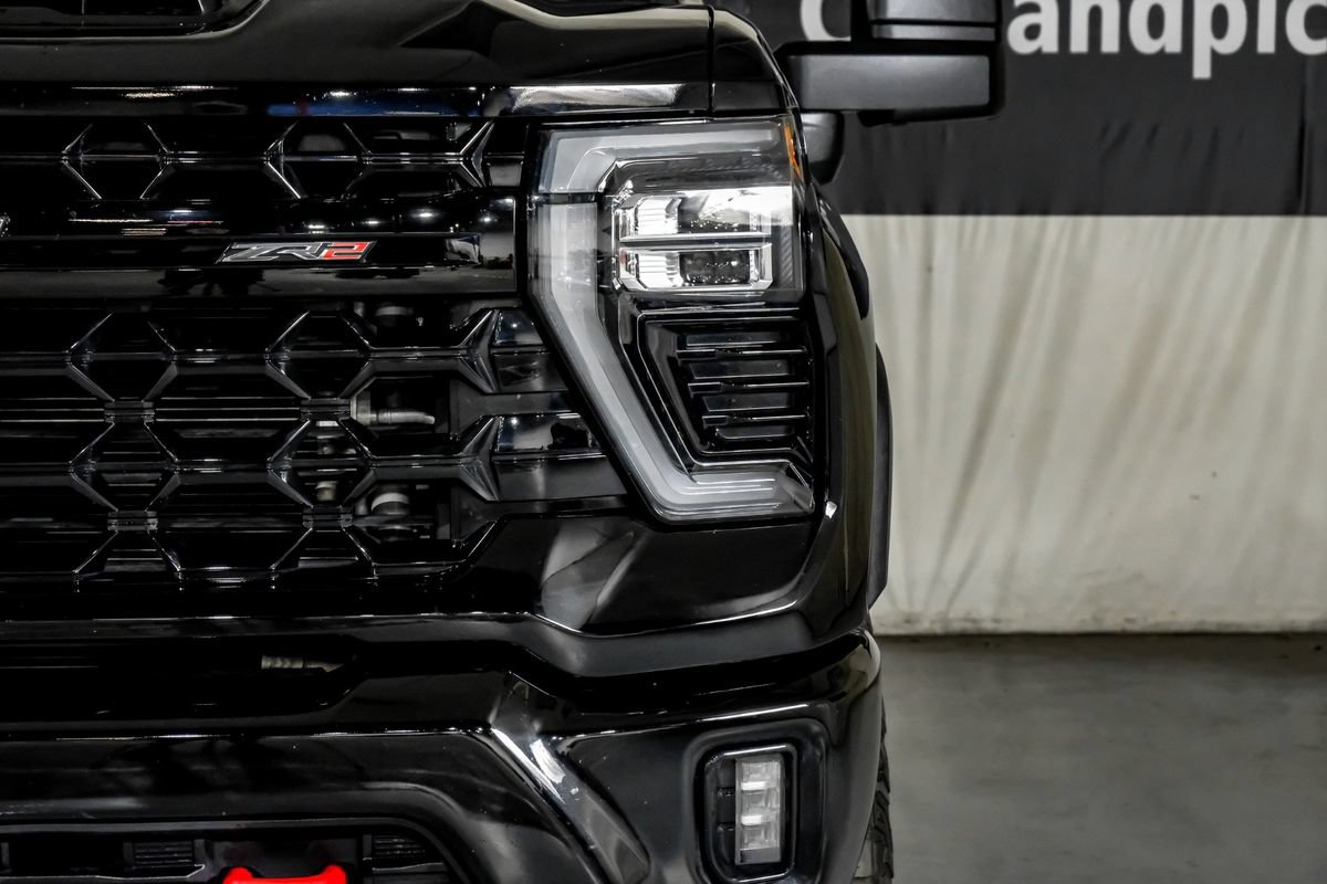 Used 2024 Chevrolet Silverado 2500 ZR2 AWD/4WD image 40