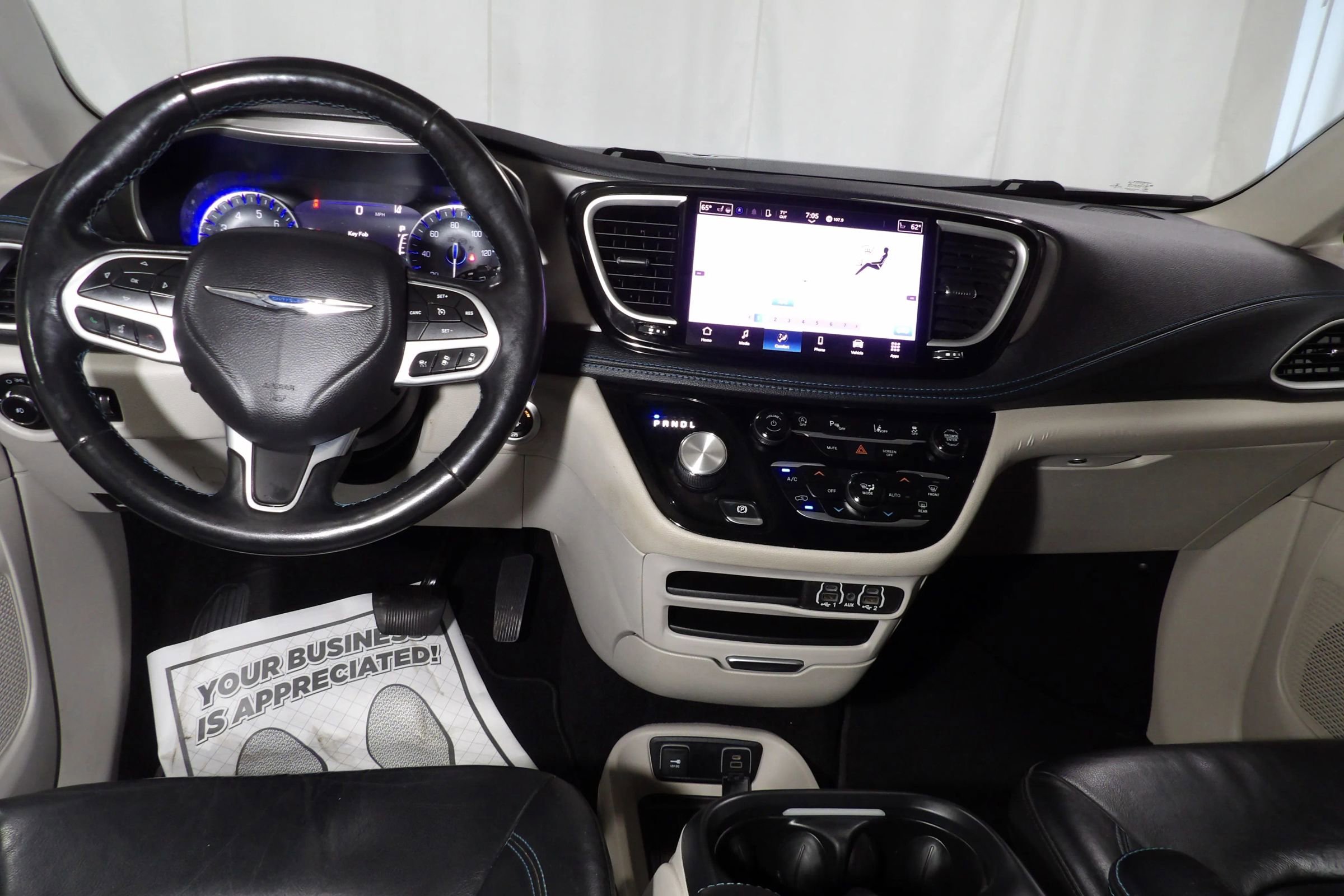 Used 2021 Chrysler Pacifica Touring-L image 19