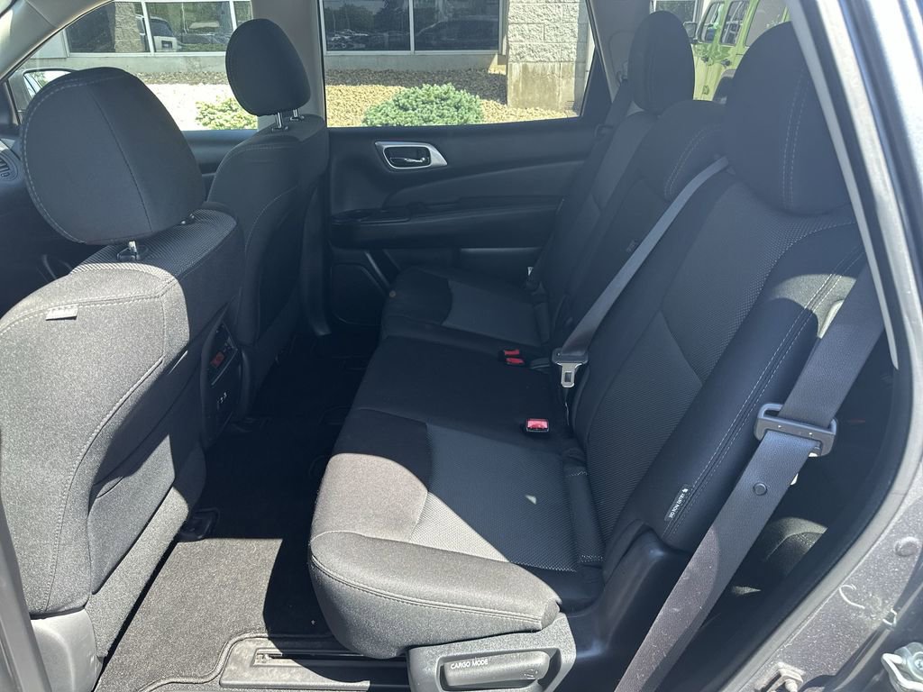Used 2020 Nissan Pathfinder S FWD image 22