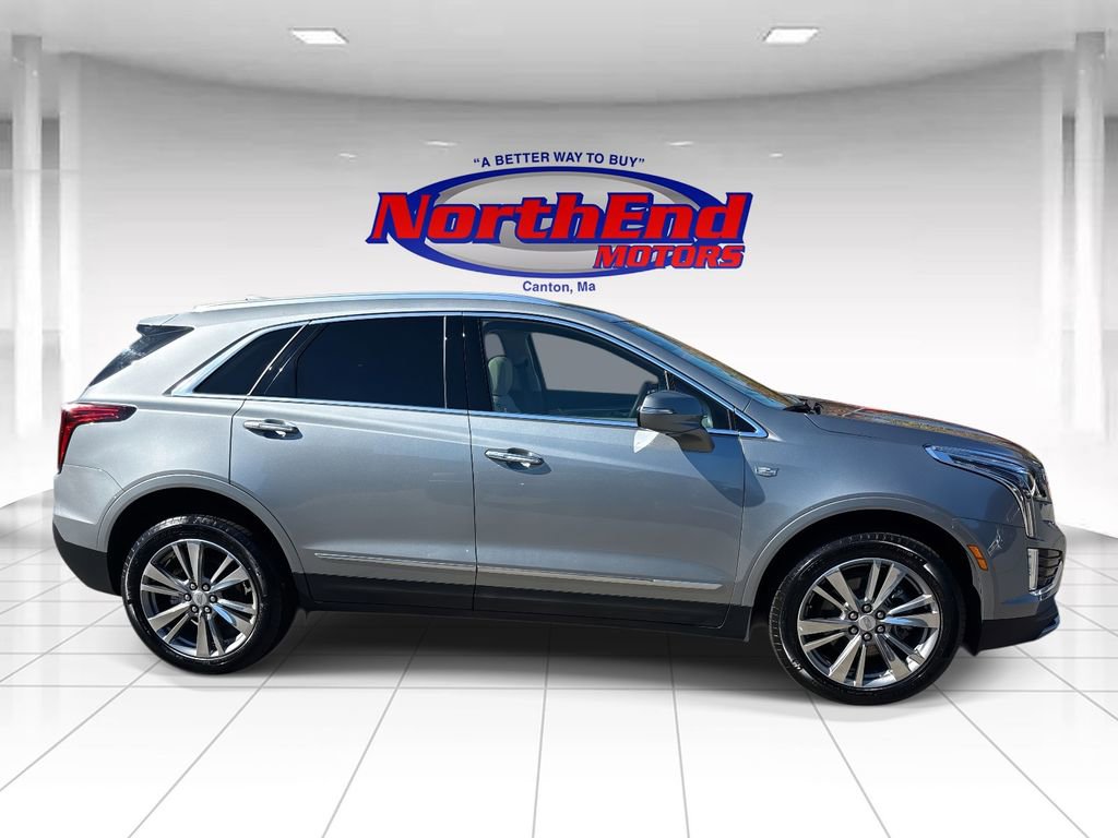 Used 2025 Cadillac XT5 Premium Luxury image 2