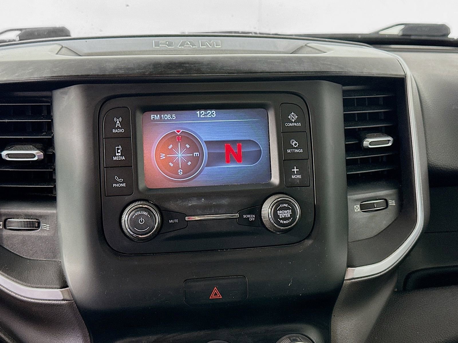 Used 2019 RAM 1500 Big Horn AWD/4WD image 13
