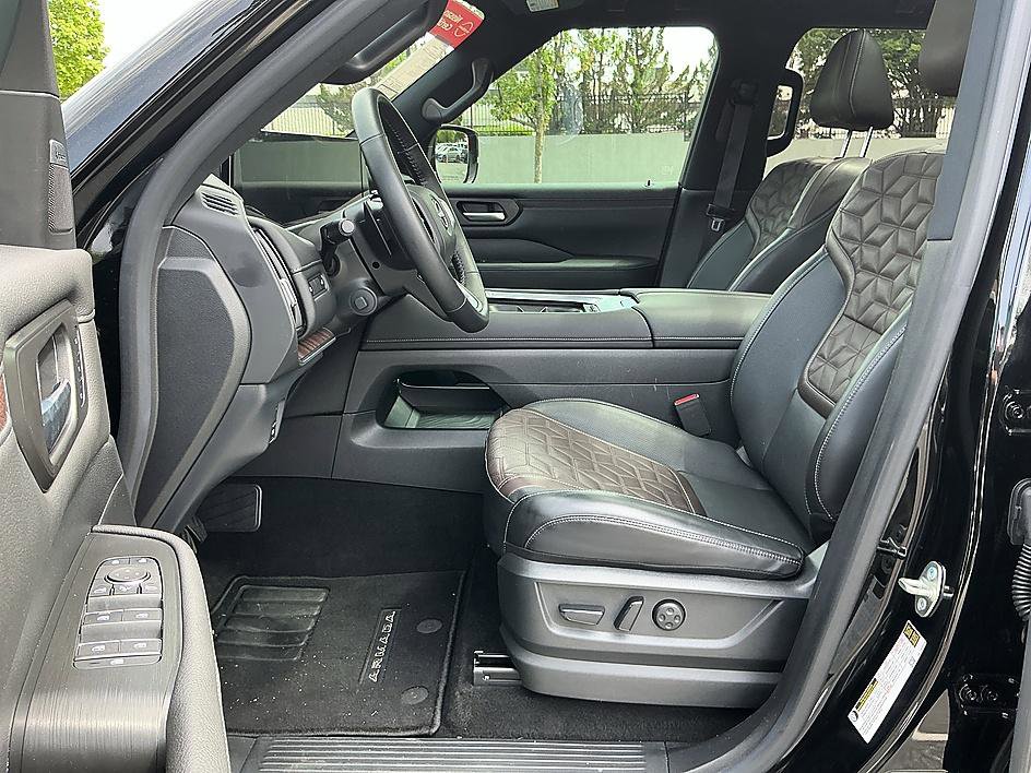 Certified 2025 Nissan Armada Platinum AWD/4WD image 3