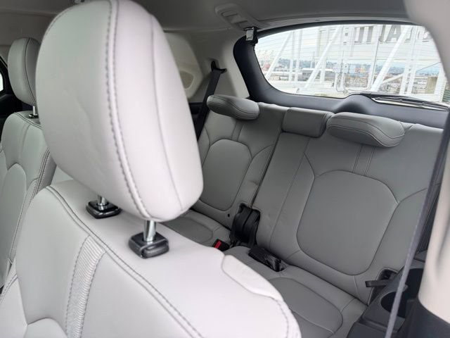 Certified 2025 Honda Pilot Touring image 16