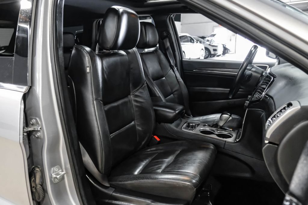 Used 2021 Jeep Grand Cherokee Limited AWD/4WD image 38