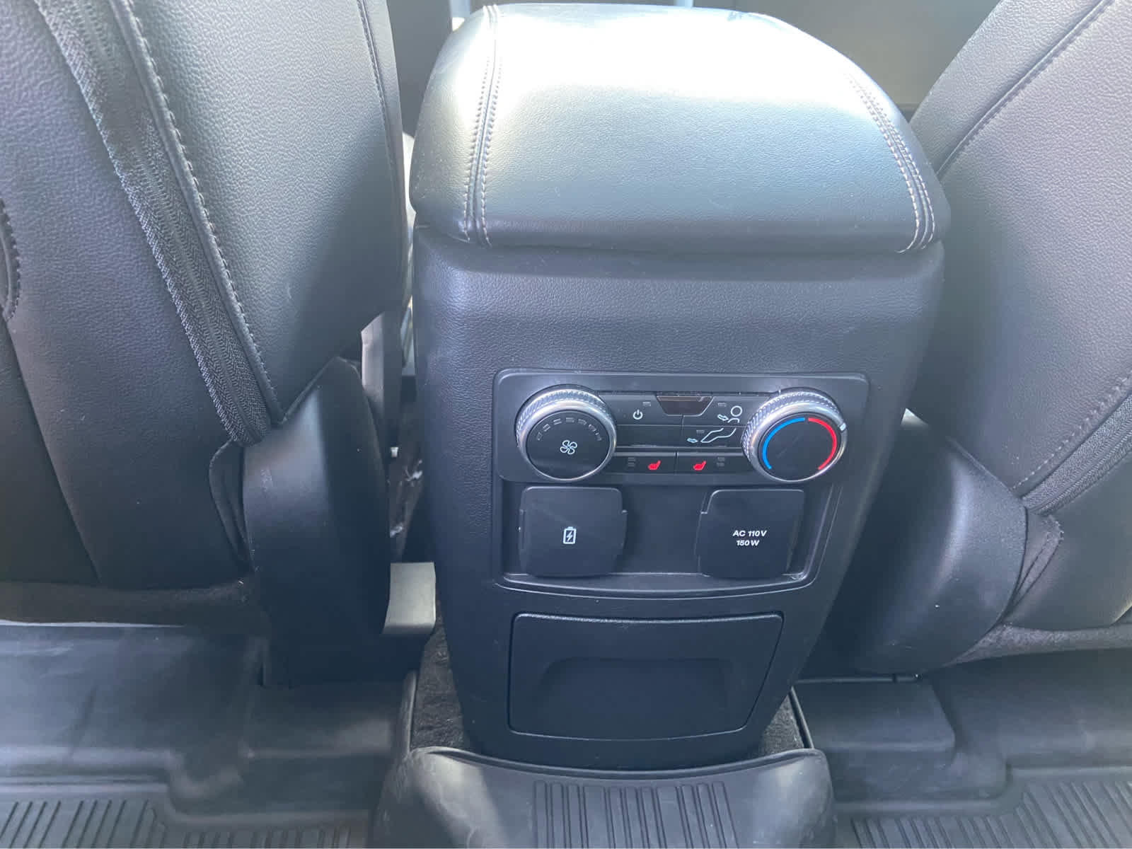 Used 2023 Ford Explorer Limited w/ Limited Technology Package AWD/4WD image 35
