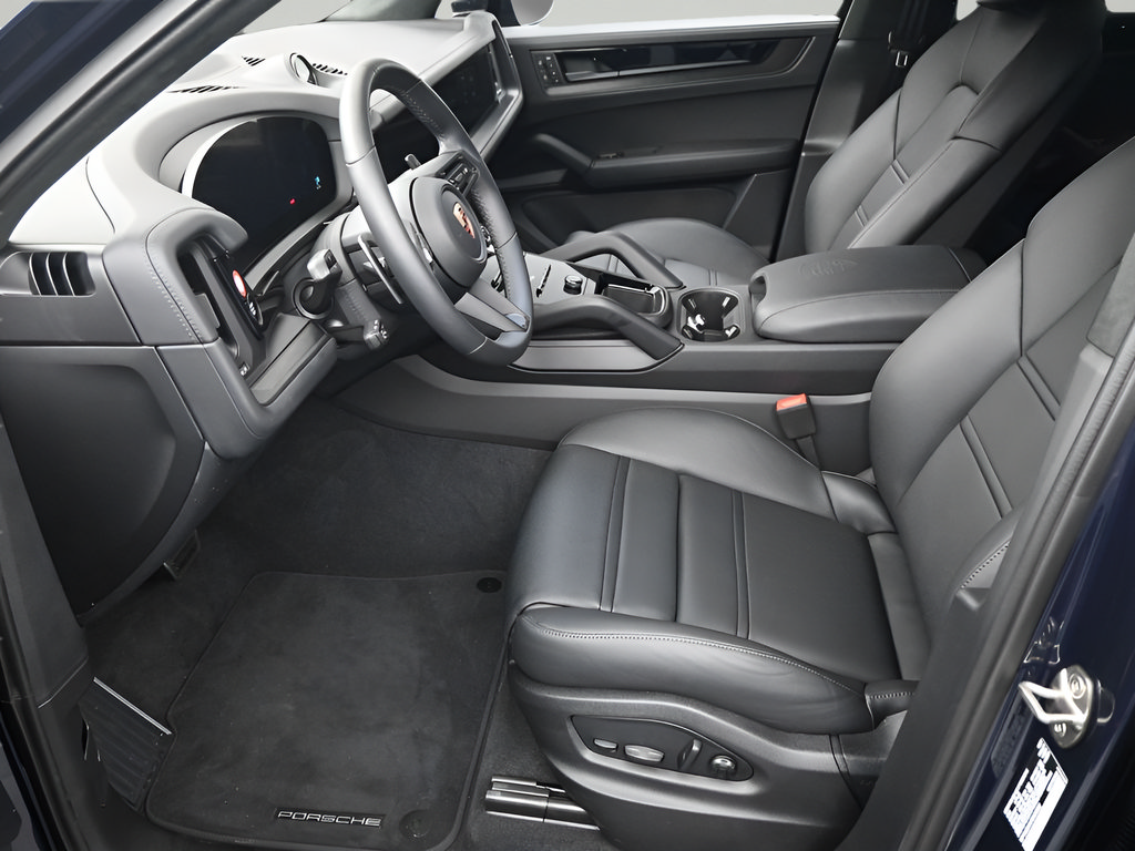 Certified 2026 Porsche Cayenne GTS AWD/4WD image 6