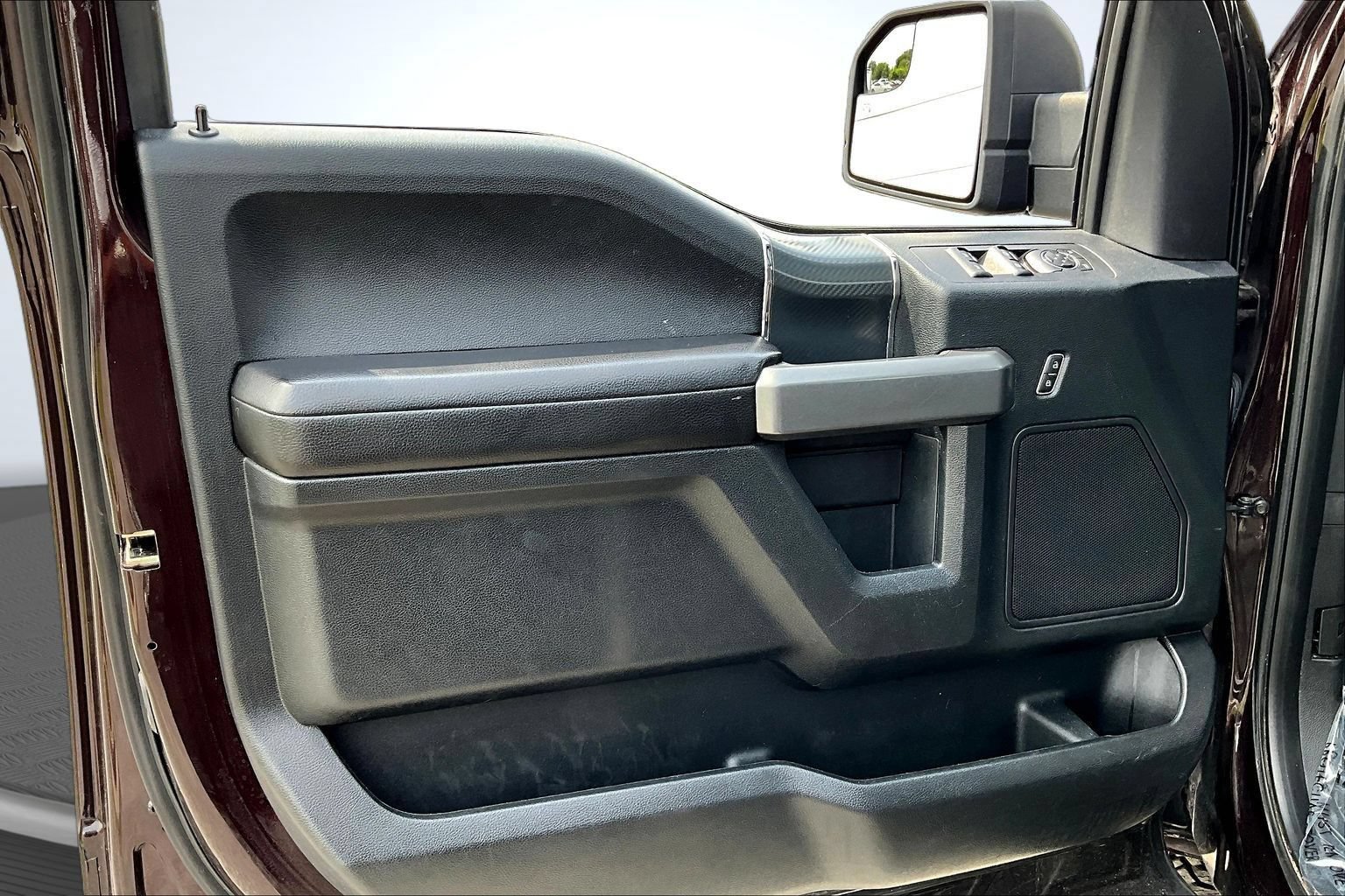 Used 2018 Ford F150 XLT w/ Equipment Group 302A Luxury AWD/4WD image 18