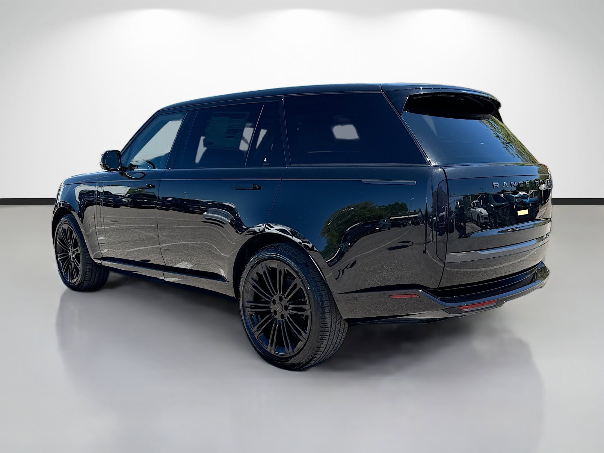 New 2026 Land Rover Range Rover Long Wheelbase SE AWD/4WD image 3