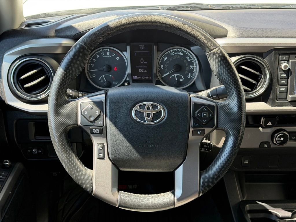Used 2017 Toyota Tacoma SR5 w/ Tow Package RWD image 11