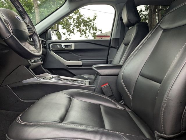 Used 2022 Ford Explorer XLT w/ Equipment Group 202A image 26