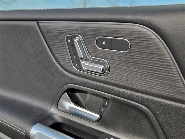 New 2026 Mercedes-Benz GLB 250 4MATIC image 21