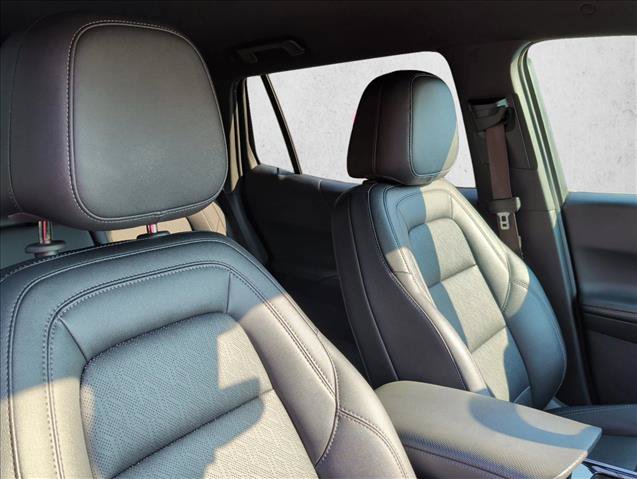Used 2025 Chevrolet Equinox LT w/ Convenience Package II FWD image 24