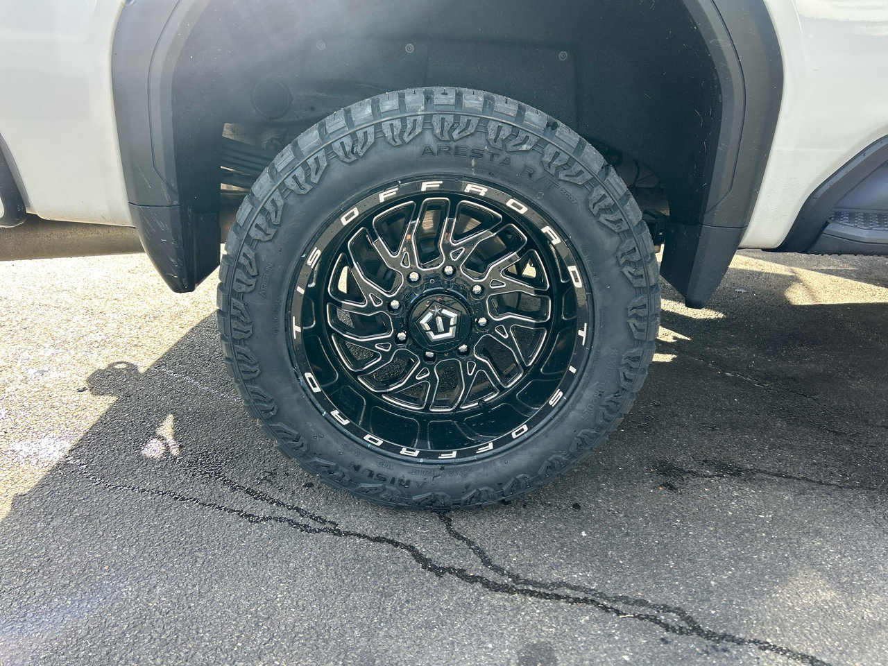 Used 2024 GMC Sierra 2500 Denali Ultimate w/ Snow Plow Prep/Camper Package image 16